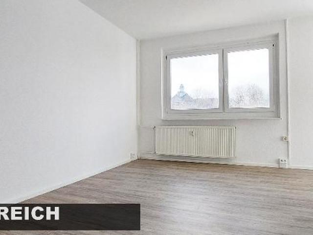 1 Zimmer, frisch saniert, Aufzug