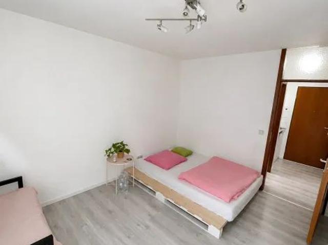 1 Zimmer im 4.OG, 24qm mit Pantry Küche, in super Lage von Mannheim zu vermieten