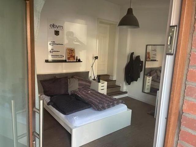 1 Zimmer in 4er WG – 19 m², möbliert, eigene Eingangstür