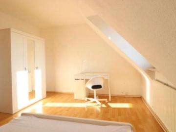 1 Zimmer in einer 3er WG ab dem 01.04.26 in Zuffenhausen
