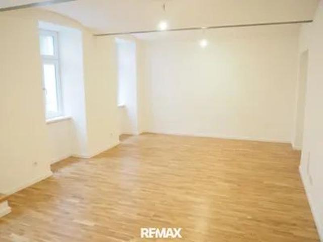1 Zimmer Loft Studio Atelier mit Außenfläche| Wunderschön sanierter Altbau!