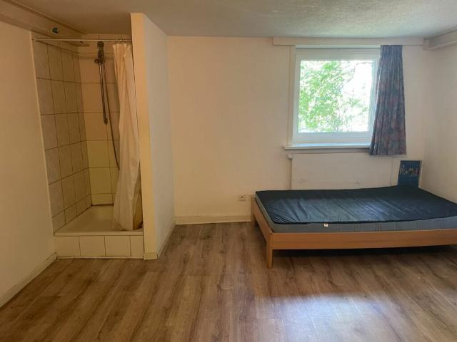 1 Zimmer mit Gemeinschaftsraum 2