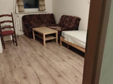 1 Zimmer mit Gemeinschaftsraum