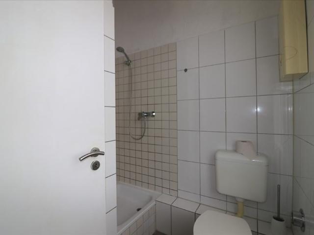 1 Zimmer mit Flair, 1. Etage* in Krefeld, Hardenbergstr