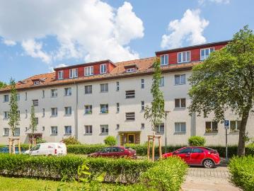 1 Zimmer mit Vinylboden und gefliestem Duschbad!