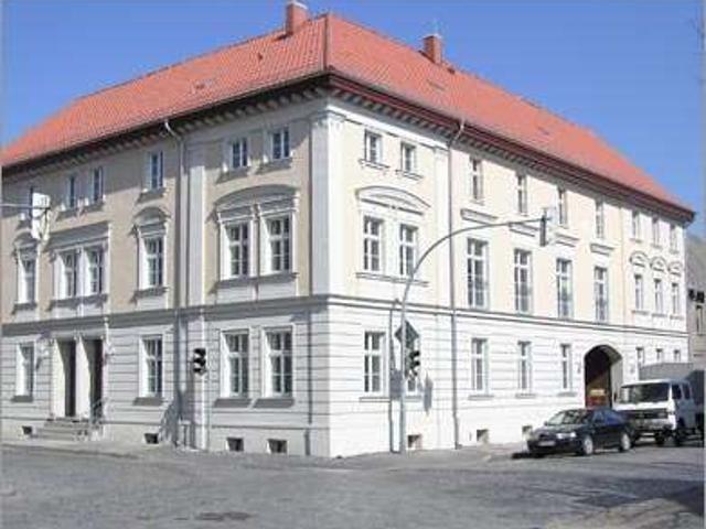 1 Zimmerwohnung in liebevoll saniertem Stuckaltbau