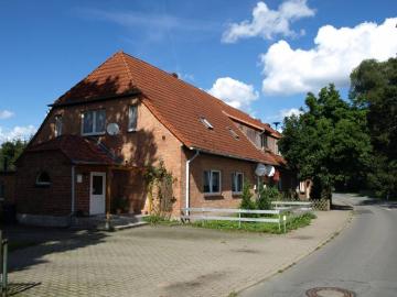 1 Zimmerwohnung in Strohkirchen, Dorfplatz 3 EG Mitte 24.100.001