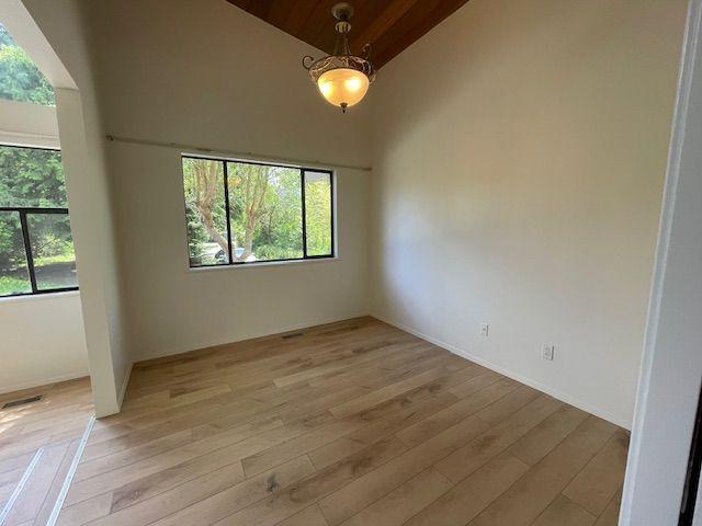 1.04 Acres Rancher House in South Surrey