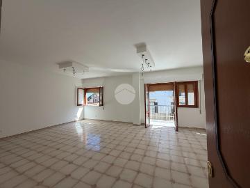 800 / mese, 160 Mq Tecnocasa.it 61205040