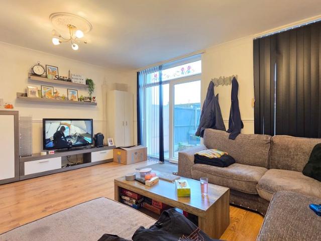 £1,000 PM · Hollow Croft, Liverpool, Merseyside