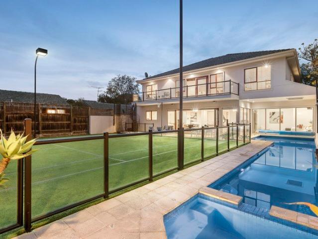 1,000sqm approx. Entertainer with Pool and Court