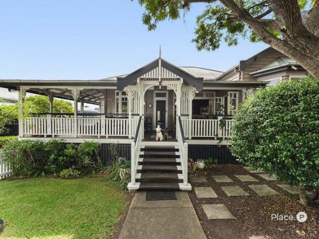 1,014m² Rare Character Queenslander