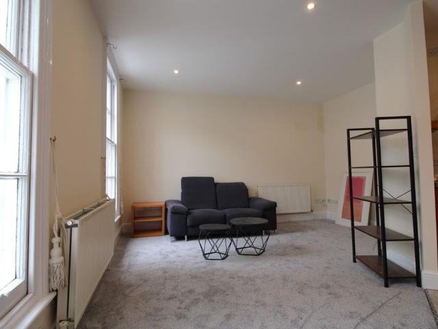 £1,025 To Let