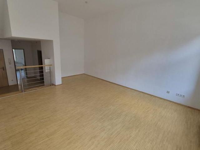 + + 1,0 Zimmerwohnung mit Balkon im Zentrum! + +