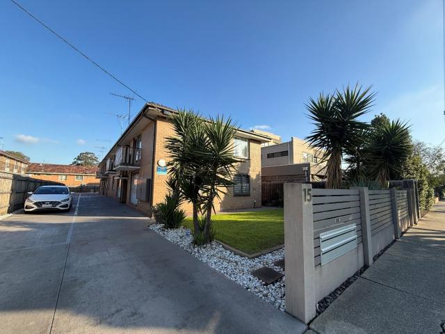 1 / 15 Beaumont Parade, West Footscray