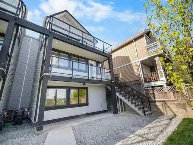 1 1923 River Drive, New Westminster, BC, V3M 2B1 duplex for.