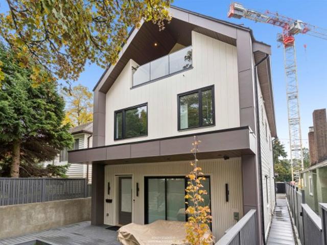 1 1986 8Th Avenue E, Vancouver, BC, V5N 1V1 duplex for sale | Listing ID R3173 | Royal LePage