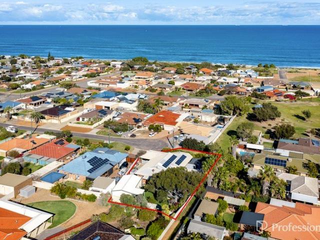 1,100m² of Sunset Beach Lifestyle