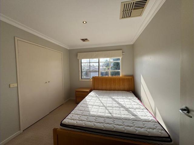 1 10 Stringybark Close Forest Hill VIC 3131