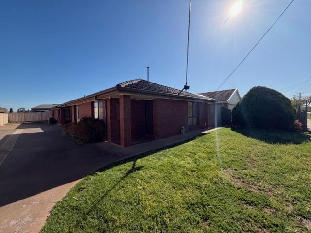 1 / 112 Tower Road, Werribee