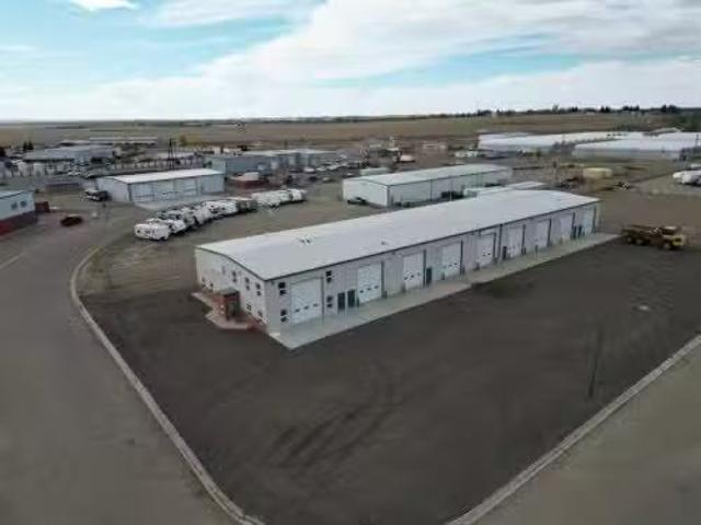 1 119 Pembina Drive Ne, Redcliff, AB, T0J 2P0 commercial for.