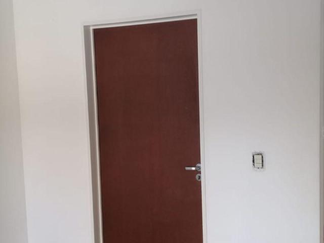 1 1/2 ambientes con balcón y amenities excelente estado flores