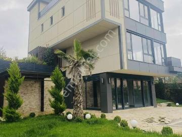 1.250m2 Arsa İçerisinde 2 Villalık Butik Sitede Satılık Villa