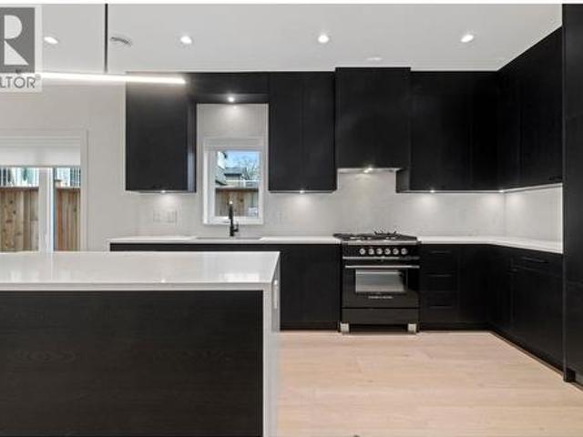 1 2539 Grant Avenue, Vancouver, BC, V5K 3G6 townhouse for sale | Listing ID R3136 | Royal LePage