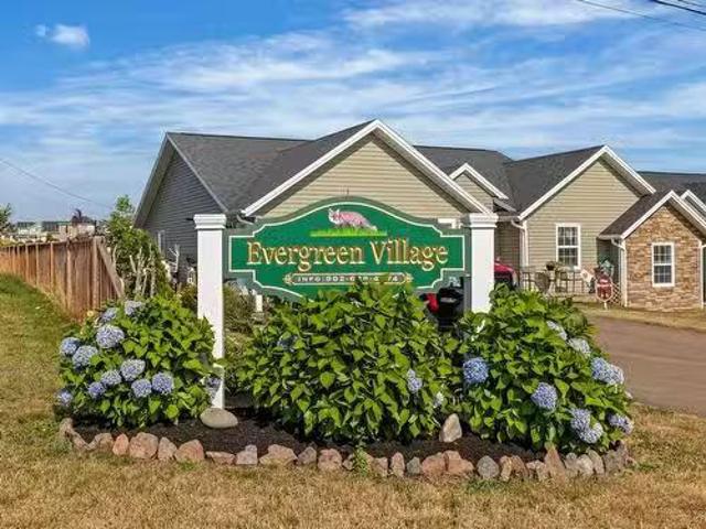 1 25 Red Fox Court, Charlottetown, PE, C1E 3K5 investment fo.