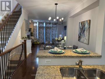 1 265 Van Dusen Boulevard, Toronto, ON, M8Z 3J2 house for sale | Listing ID W13438 | Royal LePage
