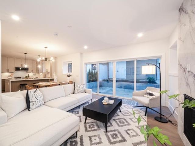 1 2735 8Th Avenue W, Vancouver, BC, V6K 2B7 duplex for sale | Listing ID R3119 | Royal LePage