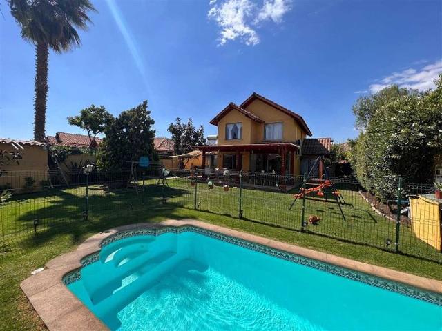 $ 1.200.000 Casa en Arriendo en Colina 4 dormitorios 3 baños / Corredores Premium Chile SpA