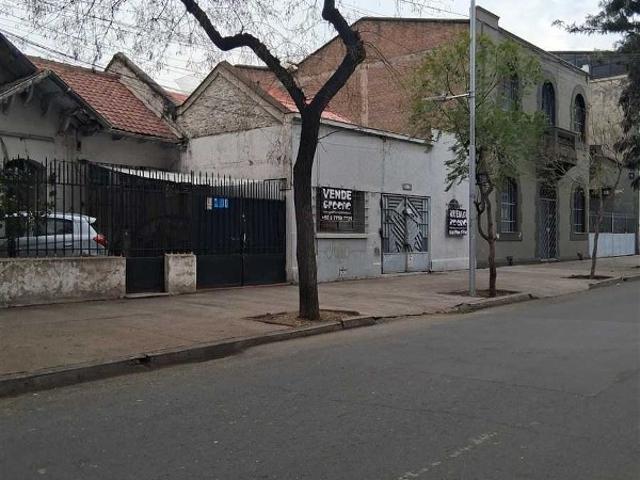 $ 1.200.000 Casa en Arriendo en Santiago 10 dormitorios 2 baños / Inmobiliaria e Inversiones Greene Ltda