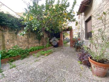 1.200 / mese, 150 Mq Tecnocasa.it 61176493