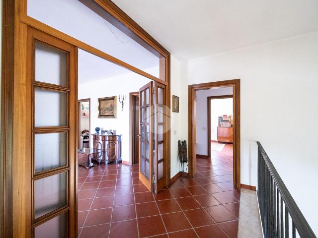 1.200 / mese, 222 Mq Tecnocasa.it 61234366