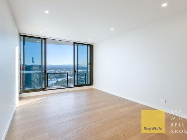 $1,200 per week / $4,800 Bond