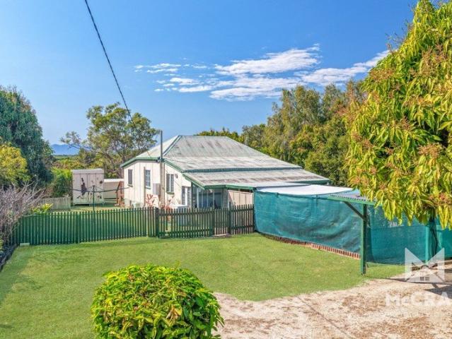 1,205m2 ELEVATED LOT WITH POTENTIAL