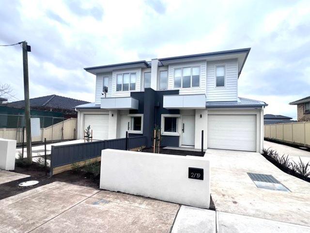 1,2,3 & 4 Brand New Modern Townhouses Be the First to Move In!