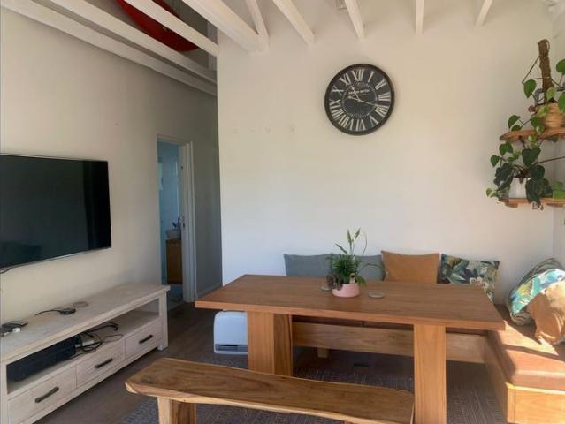 1 2 Bed Apartment over Turimetta Beach with garden