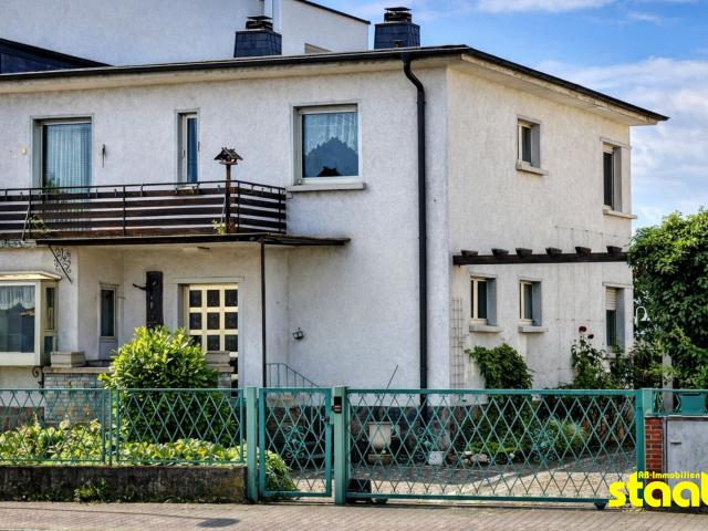 1–2 FAMILIENHAUS MIT TRAUMHAFTEN MAINBLICK, Garten und Großgarage – viel Potenzial zum fairen Preis