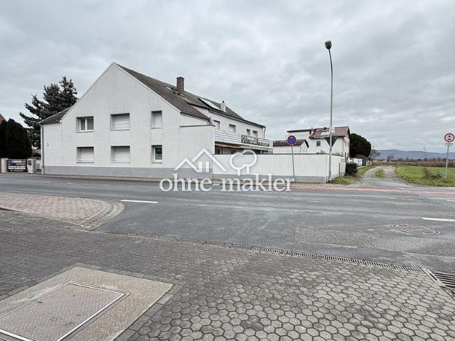 1–2 Familienhaus mit ca.300 m² Wfl.auf großzügigem 1.050 m² Grundstück–ideal für Wohnen und Arbeiten