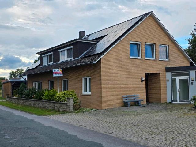 1–2 Familienhaus mit Gewerbefläche, PV und großem Grundstück