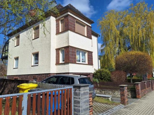 1 2 Familienhaus mit großem Grundstück