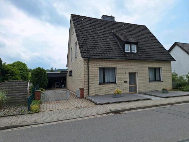 1 2 Familienhaus in Osnabrück Sonnenhügel mit großem Garten