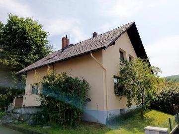 1–2 FAMILIENHAUS in bevorzugter und ruhiger Lage