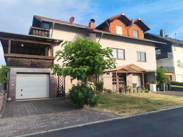 1 2 Familienhaus zu verkaufen