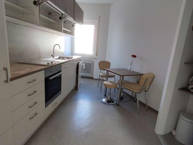 1 2 Zimmer Wohnung mit hochwertiger Einbauküche und Westbalkon