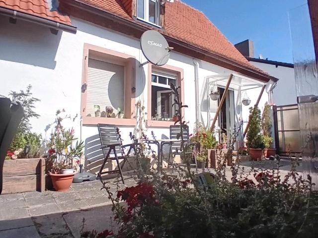 1 2Fam.Haus in Weisenh.Sand, ruhig, zentral. Garten, Garage