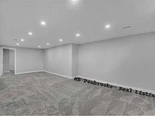 $1,325 | Legal 2‑Bed Suite | Private Entrance | Penbrooke Meadows