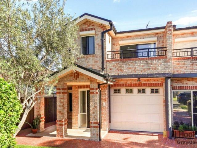 $1,230,000 GREAT FIRST HOME SOLID FULL BRICK! OPEN SAT 8:30AM